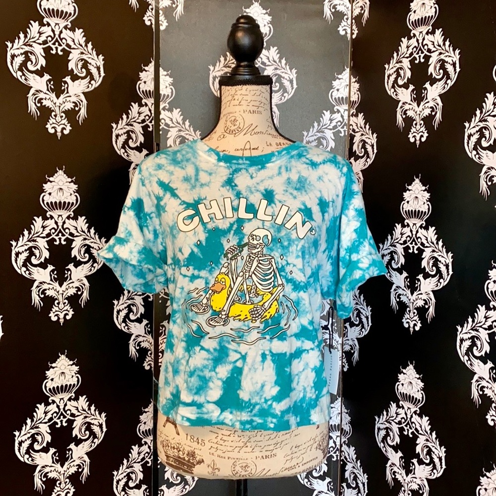 🍀 NWT! Aqua Blue Tie Dye Skeleton Chillin Shirt!